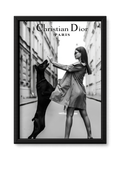 Cadre Christian Dior Paris femme et chien