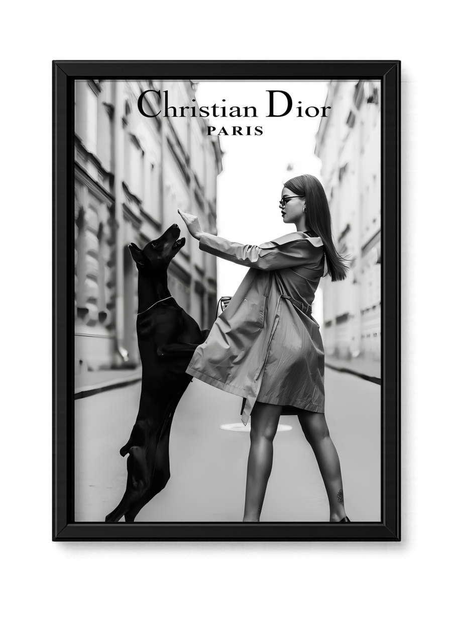 Cadre Christian Dior Paris femme et chien
